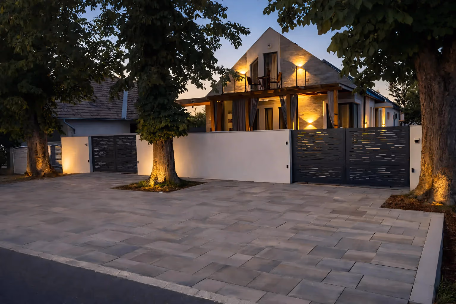 Brothers House